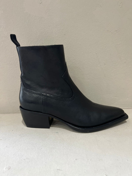 GOLDEN GOOSE DEBBIE LEATHER BOOTS BLACK